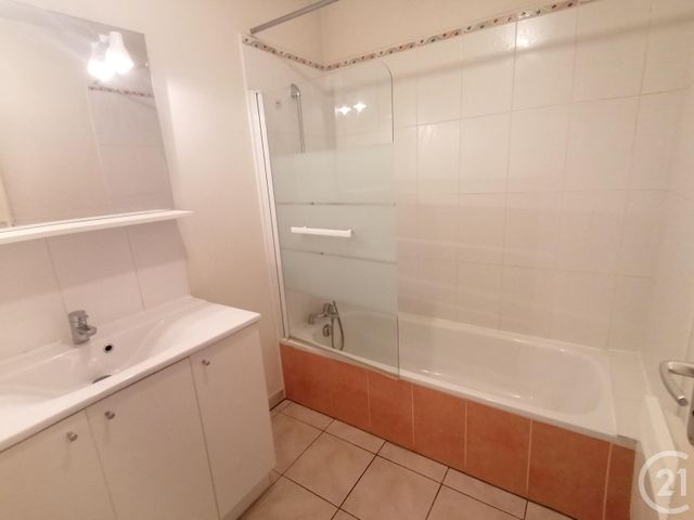 Appartement T2 &agrave; louer - 2 pi&egrave;ces - 40,99 m2 - Gaillac - 81 - MIDI-PYRENEES