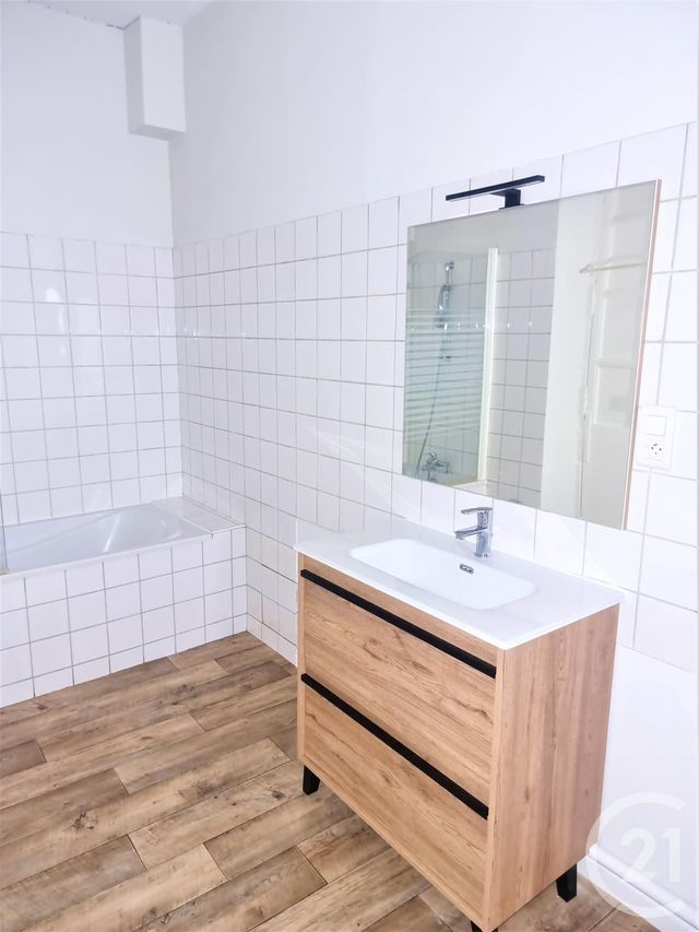 Appartement T3 &agrave; louer - 3 pi&egrave;ces - 86,44 m2 - Gaillac - 81 - MIDI-PYRENEES