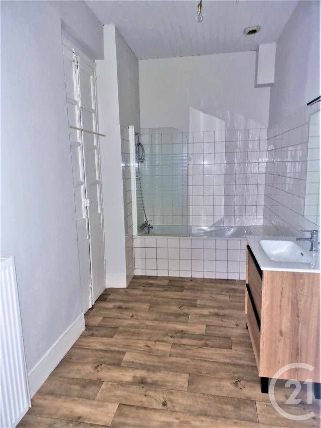 Appartement T3 &agrave; louer - 3 pi&egrave;ces - 86,44 m2 - Gaillac - 81 - MIDI-PYRENEES