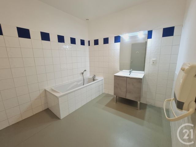 Appartement T3 &agrave; louer - 3 pi&egrave;ces - 106,36 m2 - Gaillac - 81 - MIDI-PYRENEES