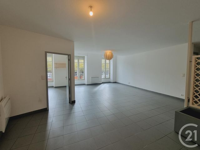 Appartement T3 &agrave; louer - 3 pi&egrave;ces - 106,36 m2 - Gaillac - 81 - MIDI-PYRENEES