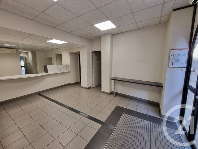 Appartement Local &agrave; louer - 1 pi&egrave;ce - 47,93 m2 - Castelnau De Montmiral - 81 - MIDI-PYRENEES