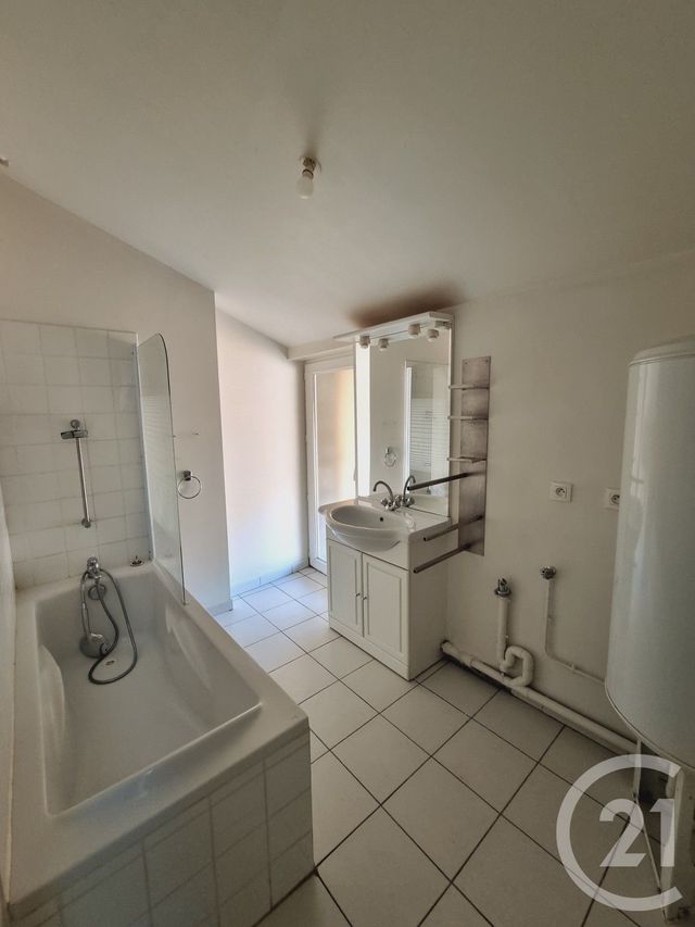 Appartement T1 &agrave; louer - 1 pi&egrave;ce - 42,89 m2 - Gaillac - 81 - MIDI-PYRENEES